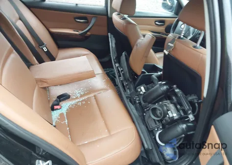 2011 BMW 328I xDrive z USA, uszkodzony, nr VIN WBAPK5C53BA654207